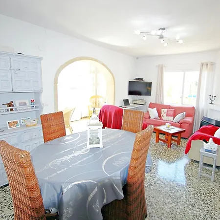 Clara - With Large Private Pool In