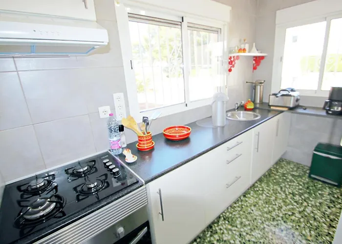 Clara - With Large Private Pool In Вілла